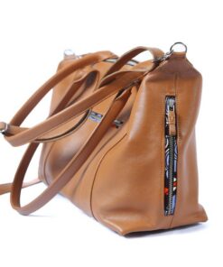 Alternative view of Bisoke (weekender)